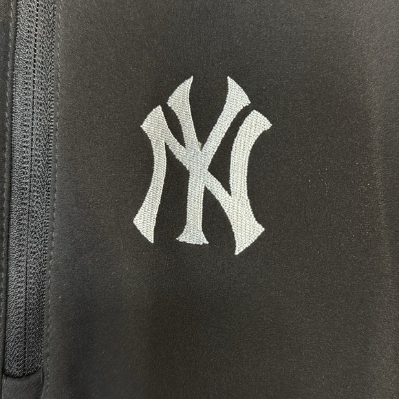 Majestic New York Yankees HomeBase Collection Black Men’s LT Full Zip Vest - Picture 4 of 8